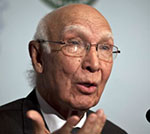 Pakistan’s Aziz Expected in  Kabul in Move to Ease Tensions